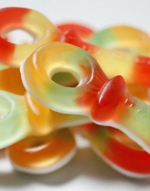 1,25 kg Haribo Giant Dummies - Stora Skum- och Vingummi Nappar med Fruktssmak