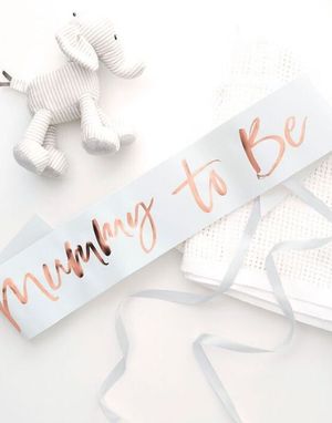 Hvitt Ordensbånd med Rose Gullfarget Mommy to Be Tekst - Twinkle Twinkle