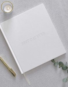 Hvitt Fotoalbum med "Best Day Ever" i Preget Tekst - 32 Sider 21,5 cm  - Modern Luxe