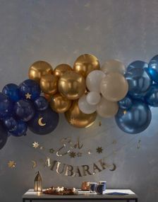Blå, Hvite og Gullfarget Ballongbuesett med Stjerner og Måne