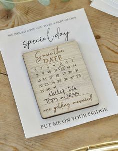 10 stk "Save the Date" Bryllupsinvitasjoner i Tre med Magnet - Rustic Romance