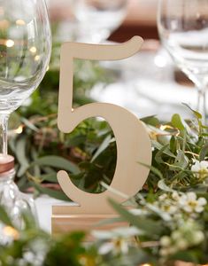 Bordnummer 1 till 12 i Trä med Stativ - Botaniskt Bröllop