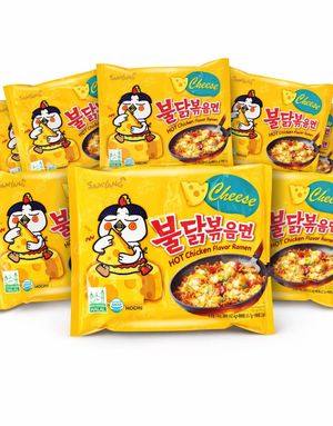 20 st Samyang Buldak Hot Chicken Ramen Cheese - Hela Låda 2,8 kg (Korea)