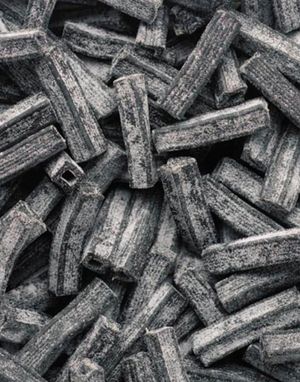 1,1 kg Ask med Salmiakkstänger