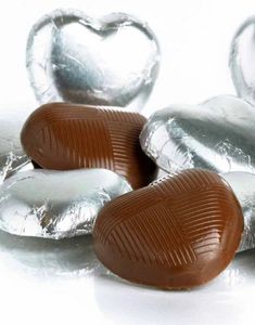 1 kg Whitakers Silverfärgade Hjärtchoklad