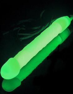 Grön Dick Glow Stick med Snöre 15 cm