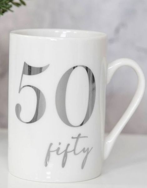 50 ÅR -  Kopp i Porselen med Sølvfarget Tekst i Gaveeske 325 ml