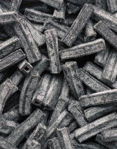 1,1 kg Ask med Salmiakkstänger