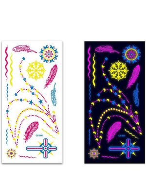 Ark med Fluorescerende Kors, Slanger, Fjær og Andre Tatoveringer (UV Fake Tattoo)