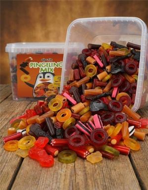 Pingvin Pingeling Mix - Låda Med Blandad Lakrits Och Vingummibitar 2 kg