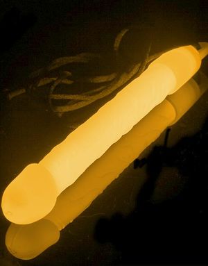 Gul Dick Glow Stick med Snöre 15 cm