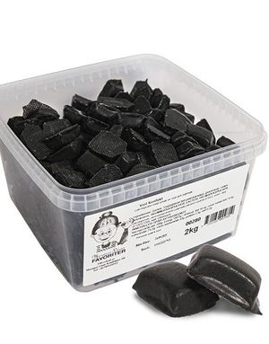 2 Kg Farmor Lisas Violkonfekt - Box med lakritspraliner