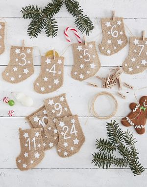 24 Adventssockor / Julkalender med strumpor av Strie