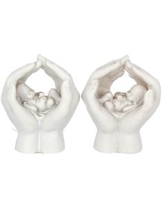 Shelter - 2 st Små Figurer av Skyddande Händer 7 cm
