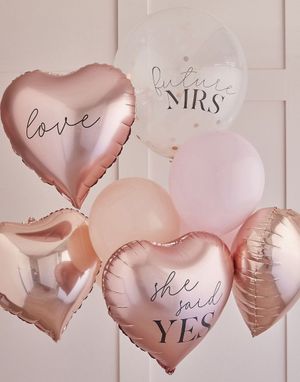 9 St Bukett med Latex och Folieballonger - Blush Hen