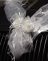 2 stk Vita Organza Girlanger med Krämfärgade Rosor