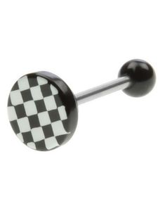 Tungpiercing med Schackmönster