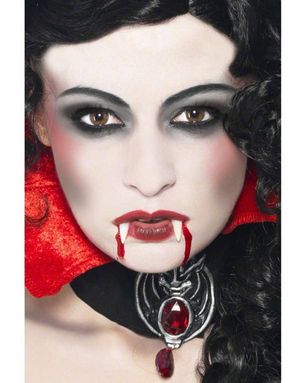 Vamp Makeup Kit med Huggtänder